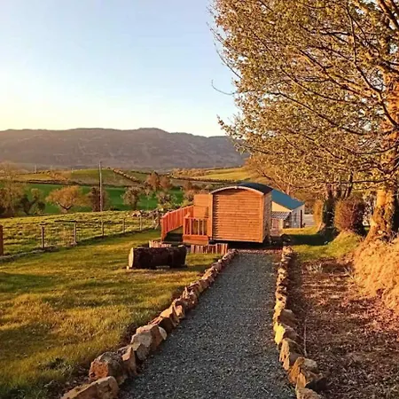 The Chestnut Hut *